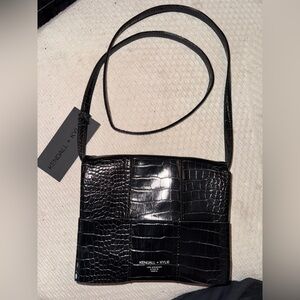 Brand new and it’s in great condition I’d hate for it to go to waste